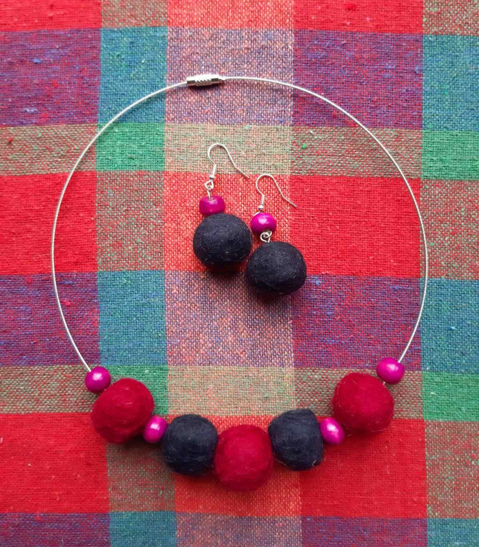 Skilful Lady - Bright and Chic Wool Felt Ball Necklace And Earrings Set Jewellery Gift